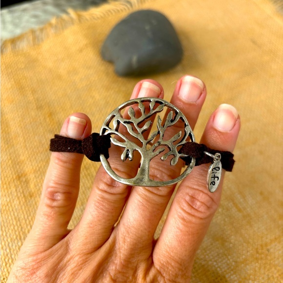 Tree of life charm bracelet • classy - Picture 2 of 7